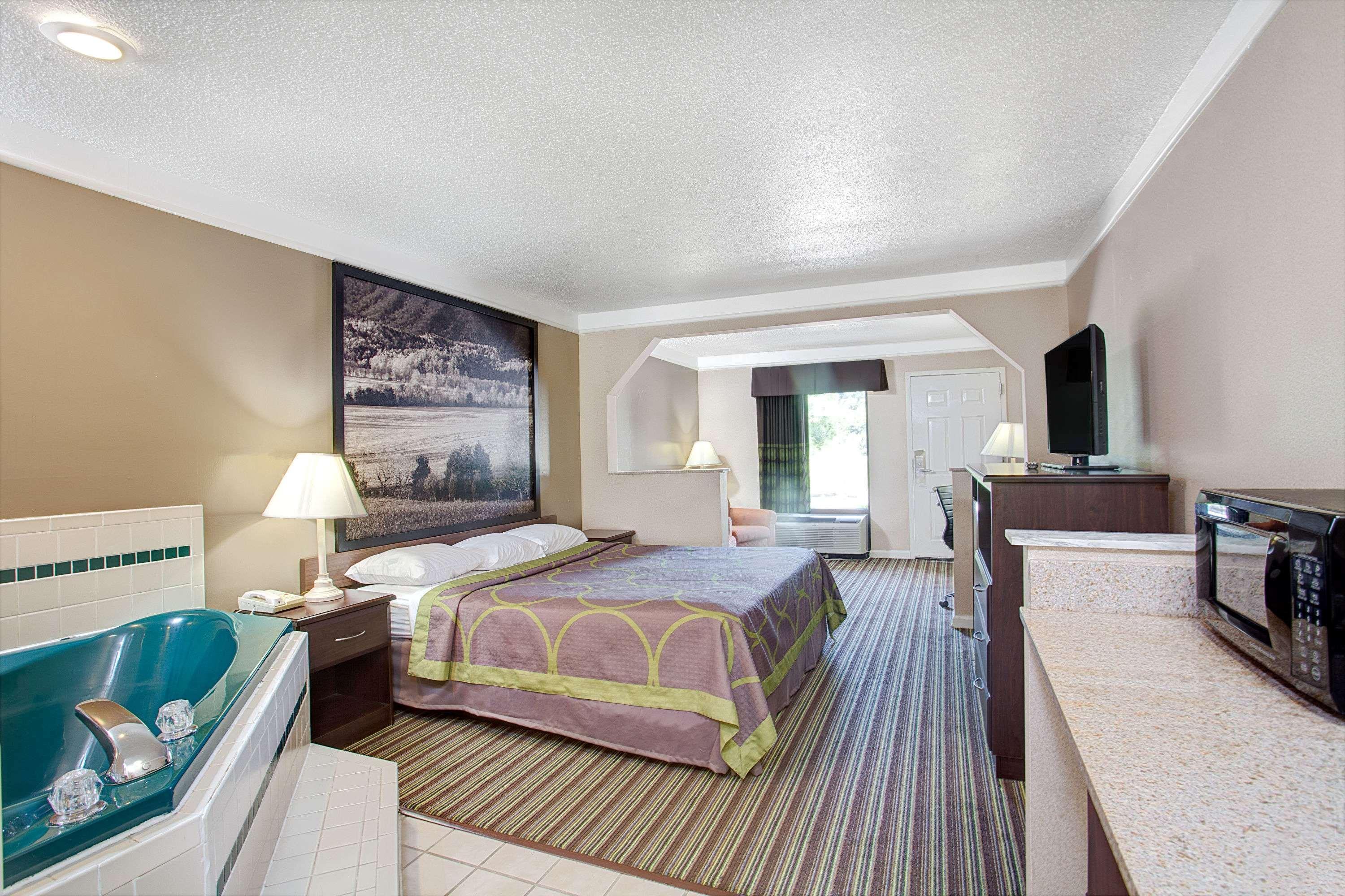 Super 8 By Wyndham Knoxville East Exterior foto
