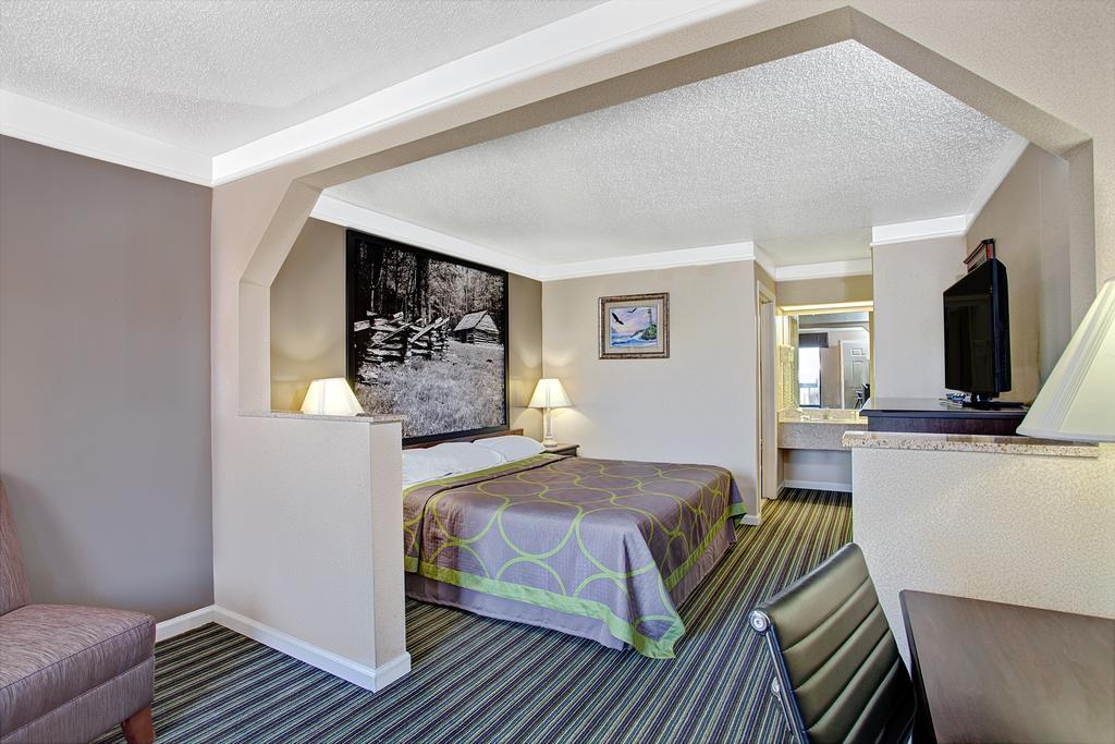 Super 8 By Wyndham Knoxville East Quarto foto